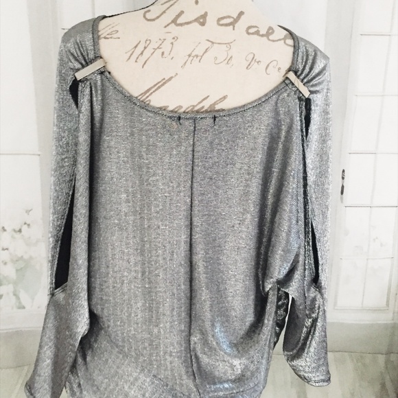 Paper Plane Silver Cold Shoulder Top NWT Women's - Picture 4 of 4